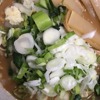 小松菜炒めのラーメン